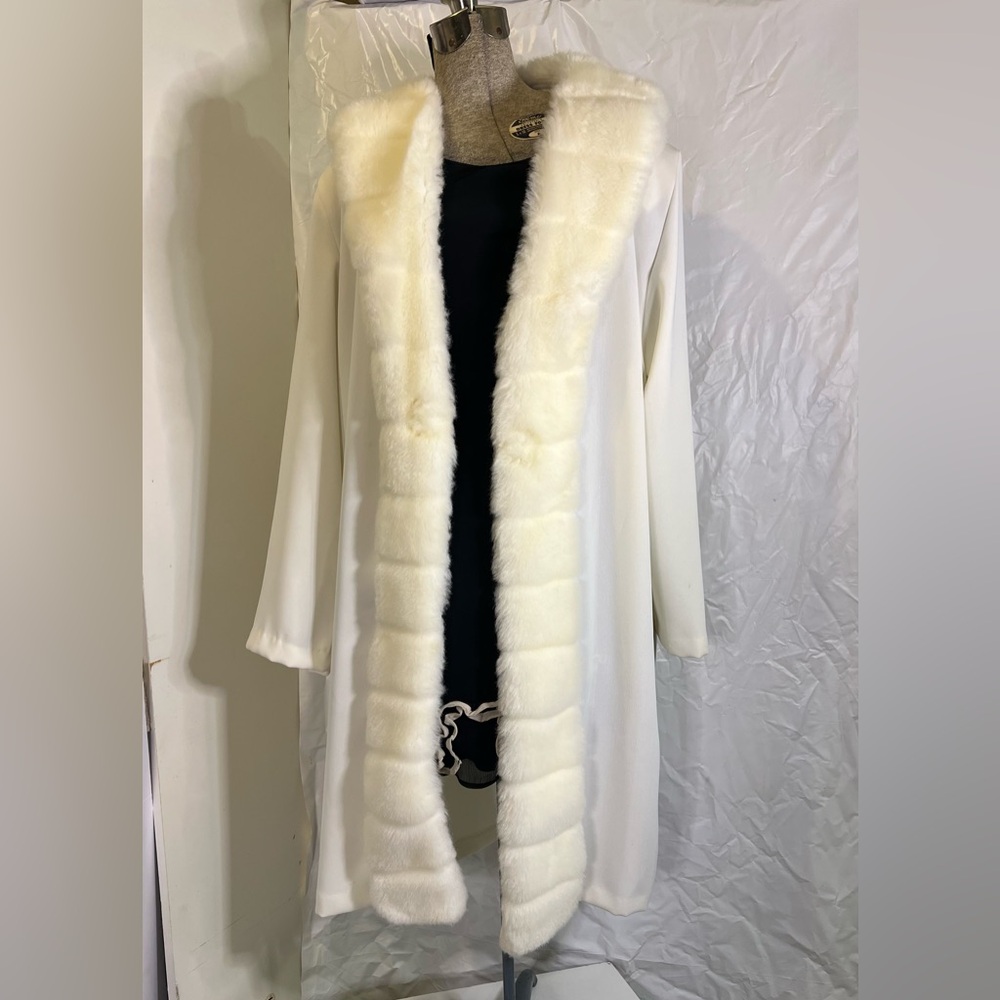 Vintage Hosanna Design Ivory Long Coat 2XFaux Fur Trim USA Made Stunning/Classy